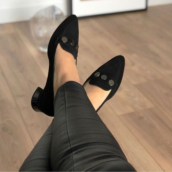 BRUNATE loafer 31891 nero
Women loafers in black nubuck leather w/ a small heel - Picture 12 of 13